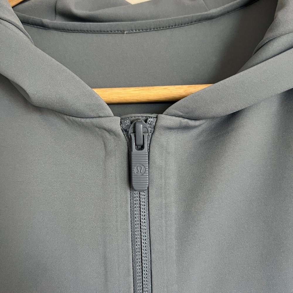 Lululemon Grey Jacket - Shaped Jacket Expression
… - image 4
